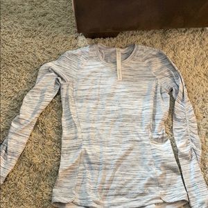 Lululemon extra mile long sleeve (with pocket!)